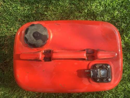 Yamaha outboard fuel tank