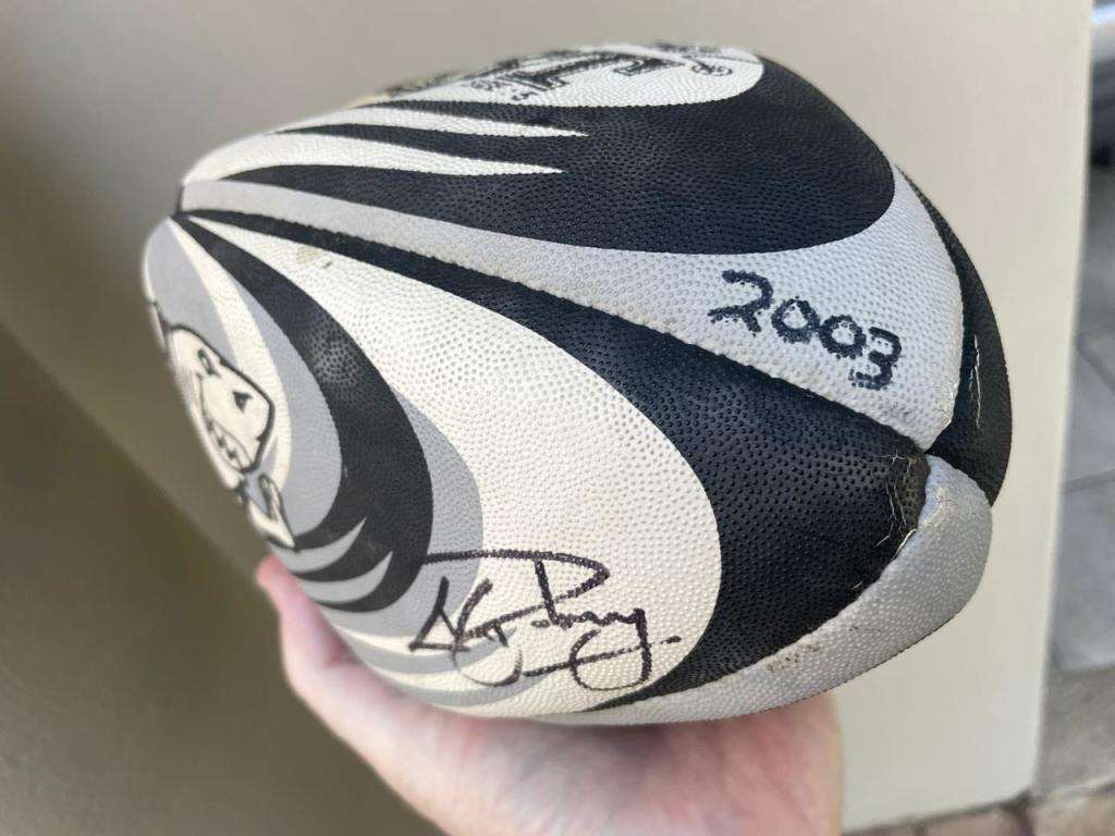 Sharks Rugby memorabilia Ball : Signed Team from 2003