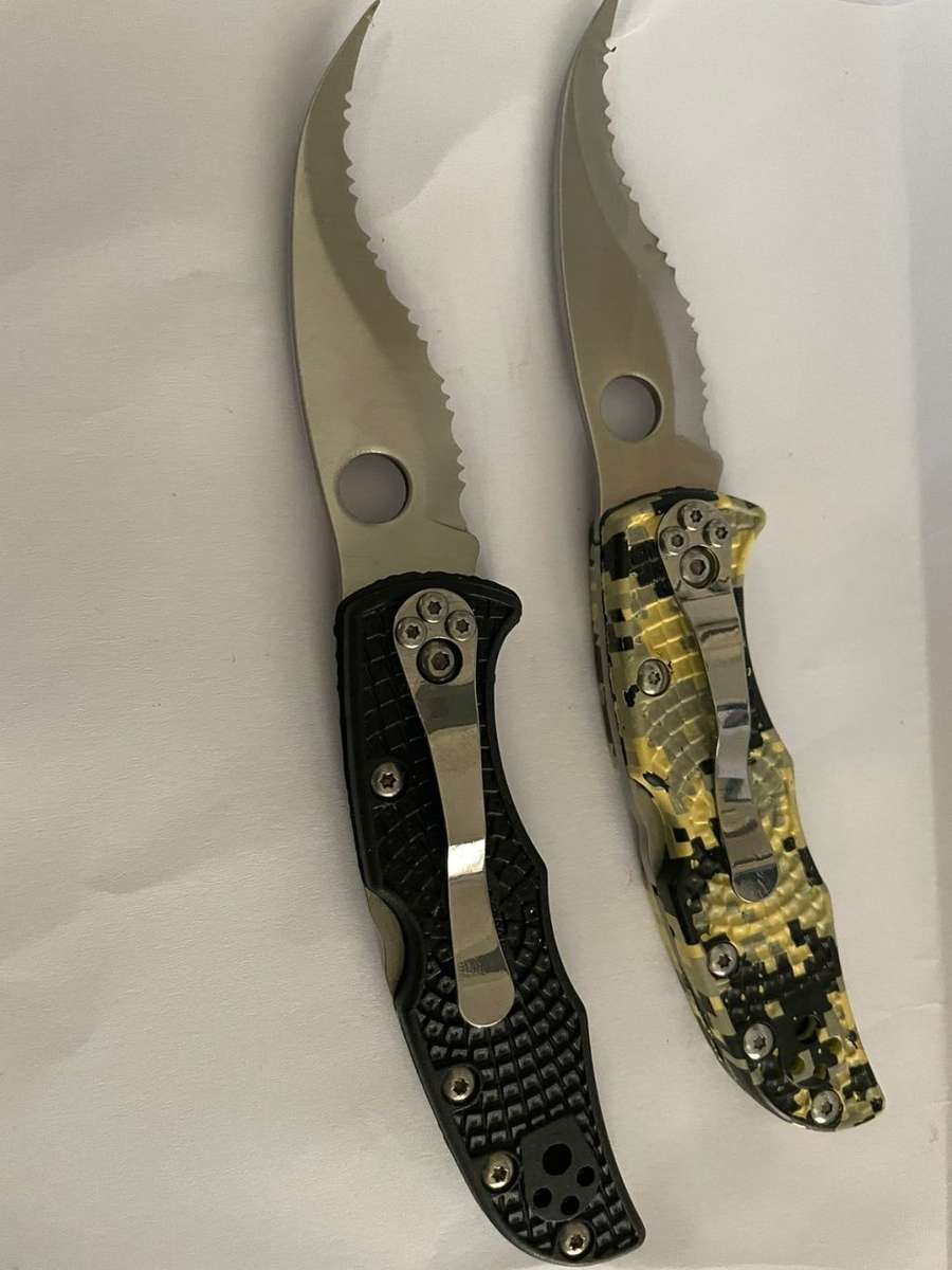 Spyderco knives - set of two - serrated - in mint condition