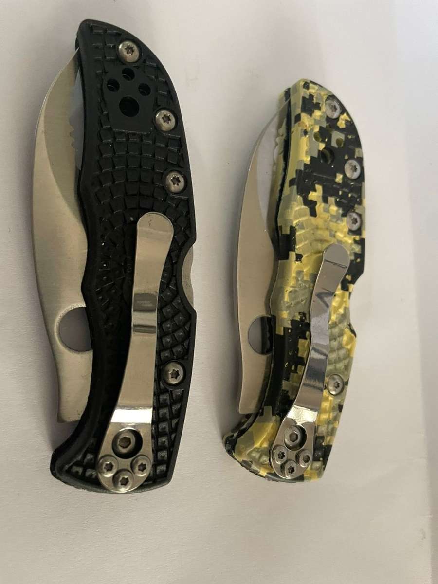 Spyderco knives - set of two - serrated - in mint condition