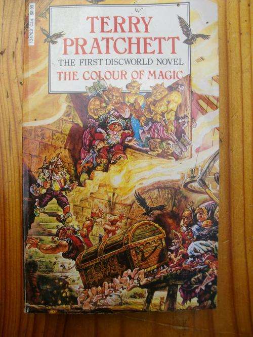 TERRY PRATCHETT - THE COLOUR OF MAGIC