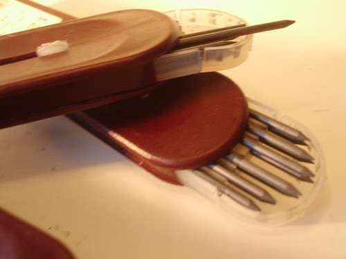 LEADS  ROTRING  FOR COMPASSES CLUTCH  & PROPELLING PENCILS