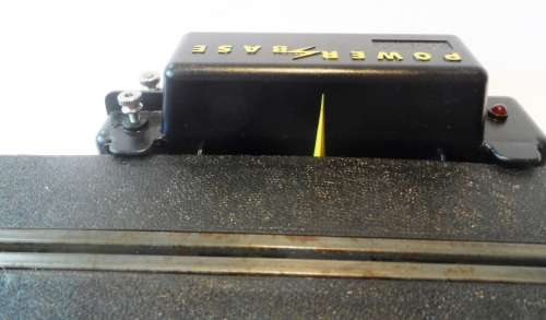 SCALEXTRIC  CLASSIC  - 2  CONTROLLER  POWER BASE STRAIGHT