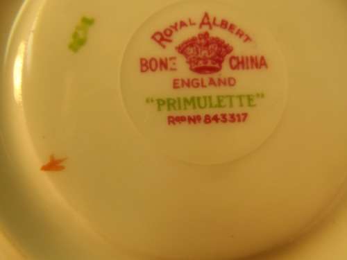 ROYAL ALBERT ENGLISH FINE BONE CHINA  SAUCER " PRIMULETTE " reg no.843317