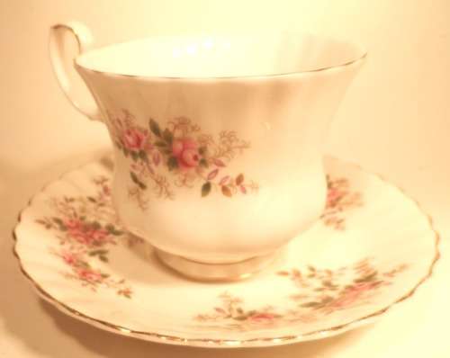 ROYAL ALBERT FINE BONE CHINA TEA DUO  " LAVENDER ROSE "