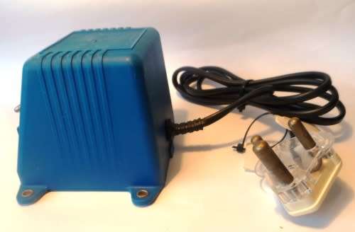 SCALEXTRIC C.918 POWER UNIT / TRANSFORMER 220V -12V