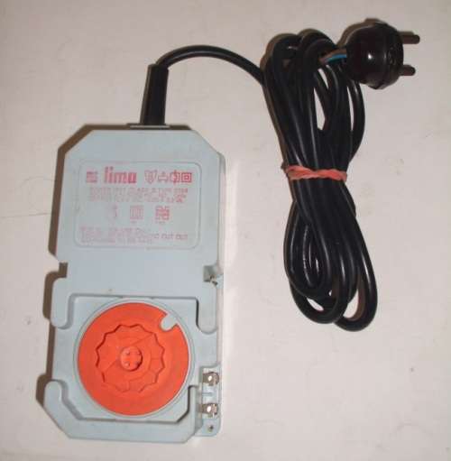 LIMA RAILWAYS  TRANSFORMER / POWER UNIT    220V / 12,5 V