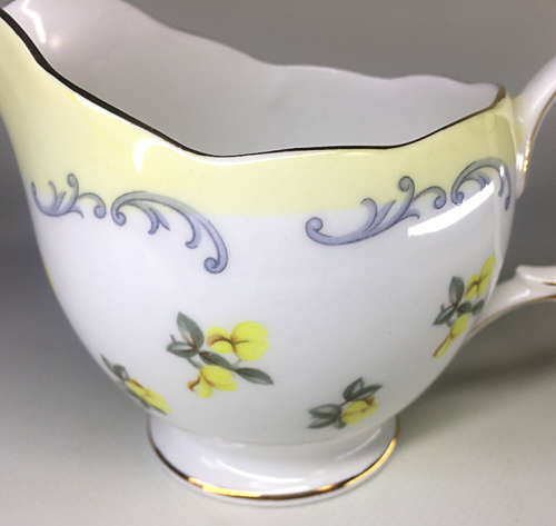 QUEEN ANNE / RIDGWAY POTTERIES    ENGLISH FINE BONE CHINA ,  FOOTED MILK JUG / CREAMER
