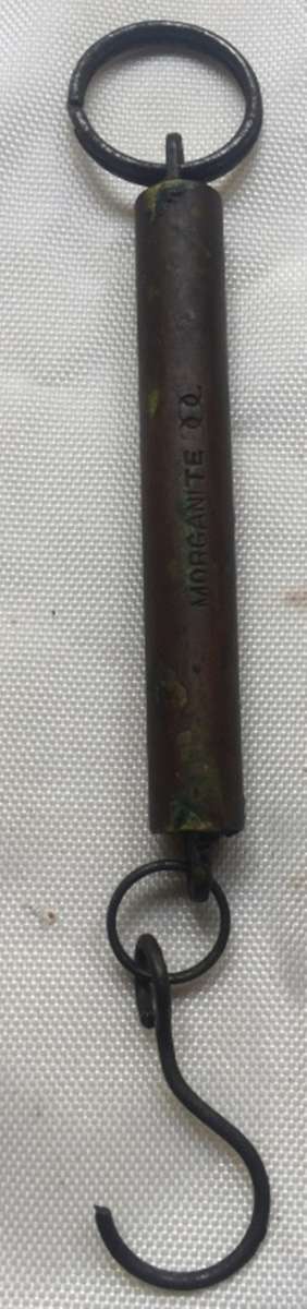 VINTAGE  (1945 ) MORGANITE ,  BRASS , POCKET SIZED FISHING WEIGHING SCALE  WITH PROTECTIVE POUCH