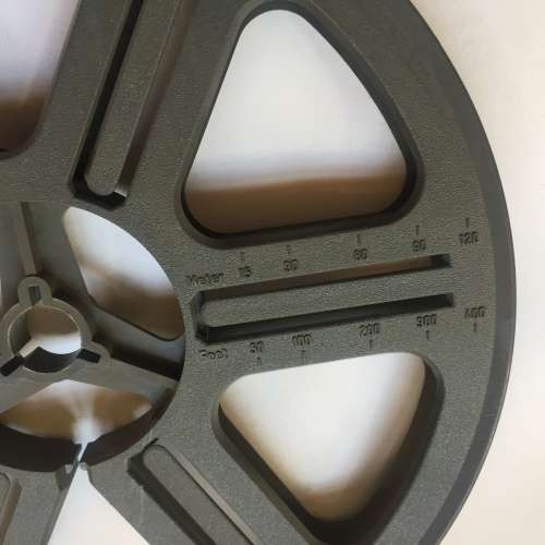 VINTAGE GEPE EMPTY , SPARE FILM REEL IN TUSCAN AUSTRALIA  CRYSTAL CASE 8mm  400 ft / 120 MTRS