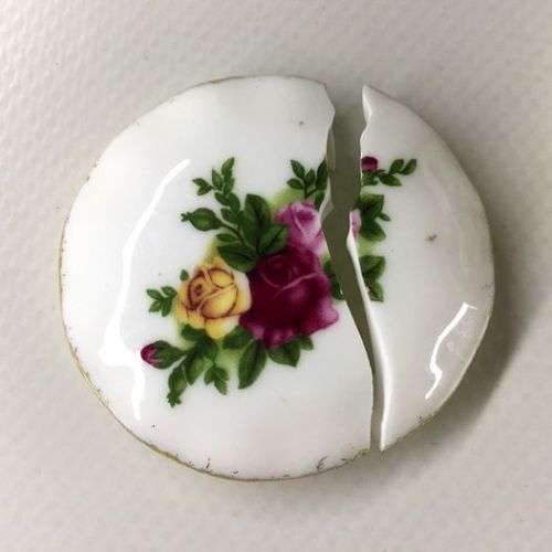 ROYAL ALBERT FINE BONE CHINA PIN DISH / TRINKET DISH    ` OLD COUNTRY ROSES `