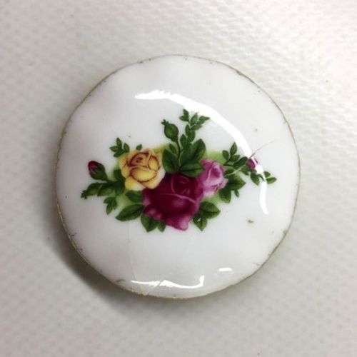 ROYAL ALBERT FINE BONE CHINA PIN DISH / TRINKET DISH    ` OLD COUNTRY ROSES `
