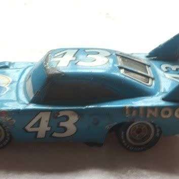 DISNEY PIXAR CARS THE KING DINOCO No. 43   DIECAST MODEL