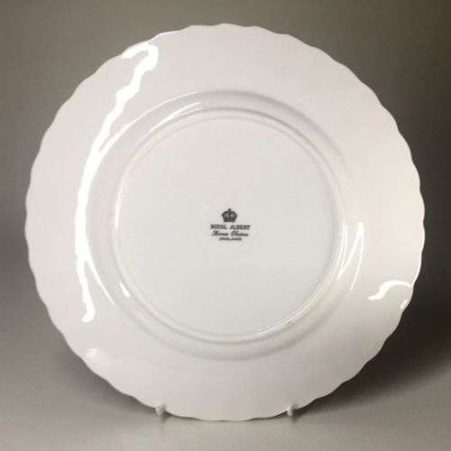 ROYAL ALBERT ENGLISH FINE BONE CHINA  TEA TRIOS  WHITE   SCALLOPED  RIMMED  NINE TRIOS