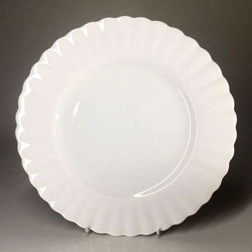 ROYAL ALBERT ENGLISH FINE BONE CHINA  TEA TRIOS  WHITE   SCALLOPED  RIMMED  NINE TRIOS