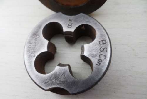 VINTAGE DIE / DIE WRENCH  / PIPE THREADER