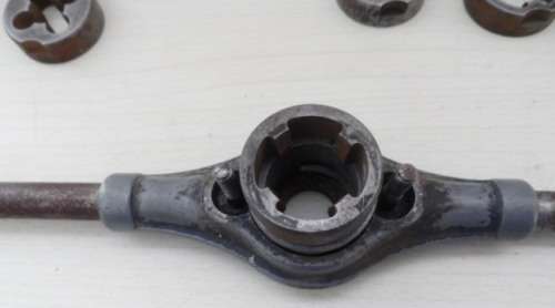 VINTAGE DIE / DIE WRENCH  / PIPE THREADER