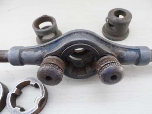 VINTAGE DIE / DIE WRENCH  / PIPE THREADER