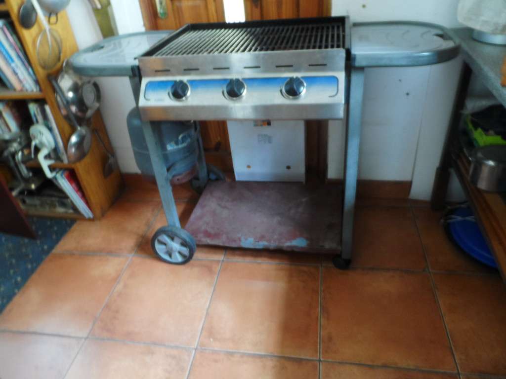 CADAC PATIO COMPANION 3 DELUXE BARBEQUE WITH GAS TANK , REGULATOR & HOSE  CODE 98346S,