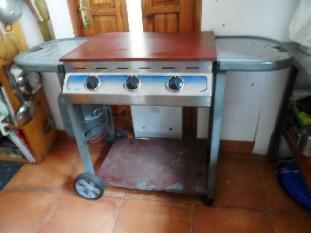 CADAC PATIO COMPANION 3 DELUXE BARBEQUE WITH GAS TANK , REGULATOR & HOSE  CODE 98346S,