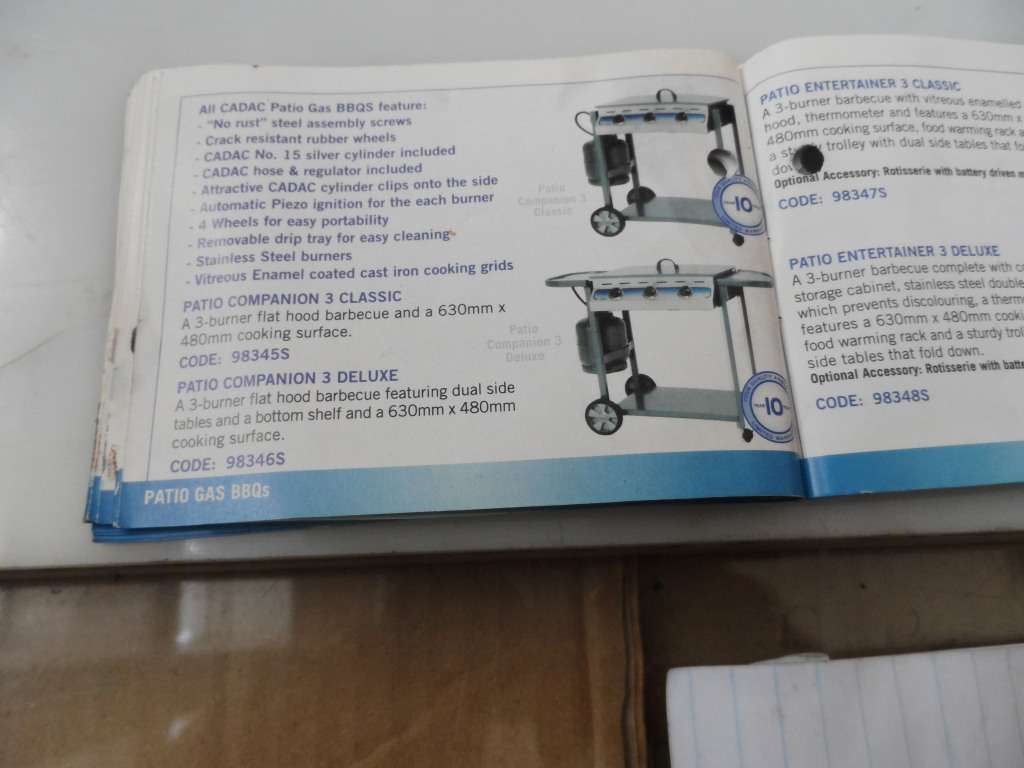 CADAC PATIO COMPANION 3 DELUXE BARBEQUE WITH GAS TANK , REGULATOR & HOSE  CODE 98346S,