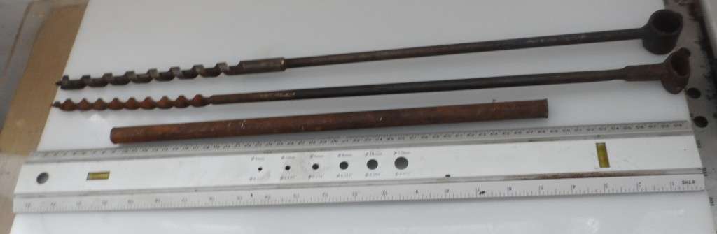 SOLID STEEL 60 cm / 24ins AUGER BITS & TOMMY BAR 1  x 5/8 ` , 1 x 3/8 `