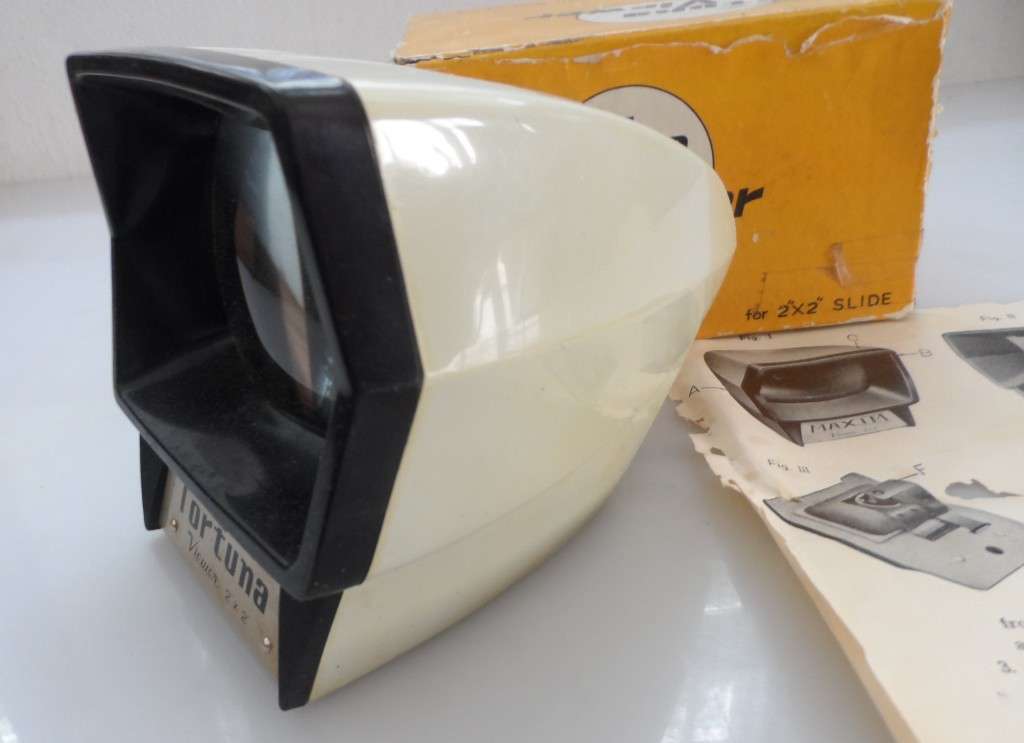 FORTUNA 2` X 2 `  1970 SLIDE VIEWER IN ORIGINAL BOX , WITH FACTORY INSTRUCTION LEAFLET ENCLOSED,