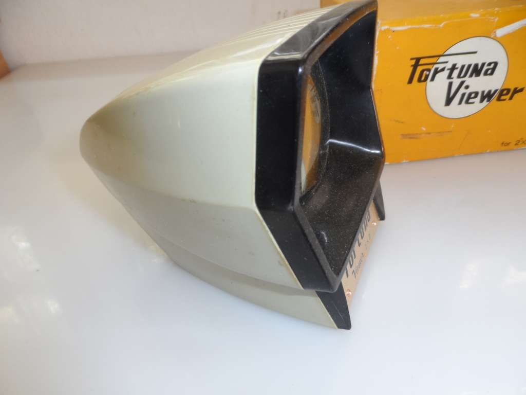 FORTUNA 2` X 2 `  1970 SLIDE VIEWER IN ORIGINAL BOX , WITH FACTORY INSTRUCTION LEAFLET ENCLOSED,