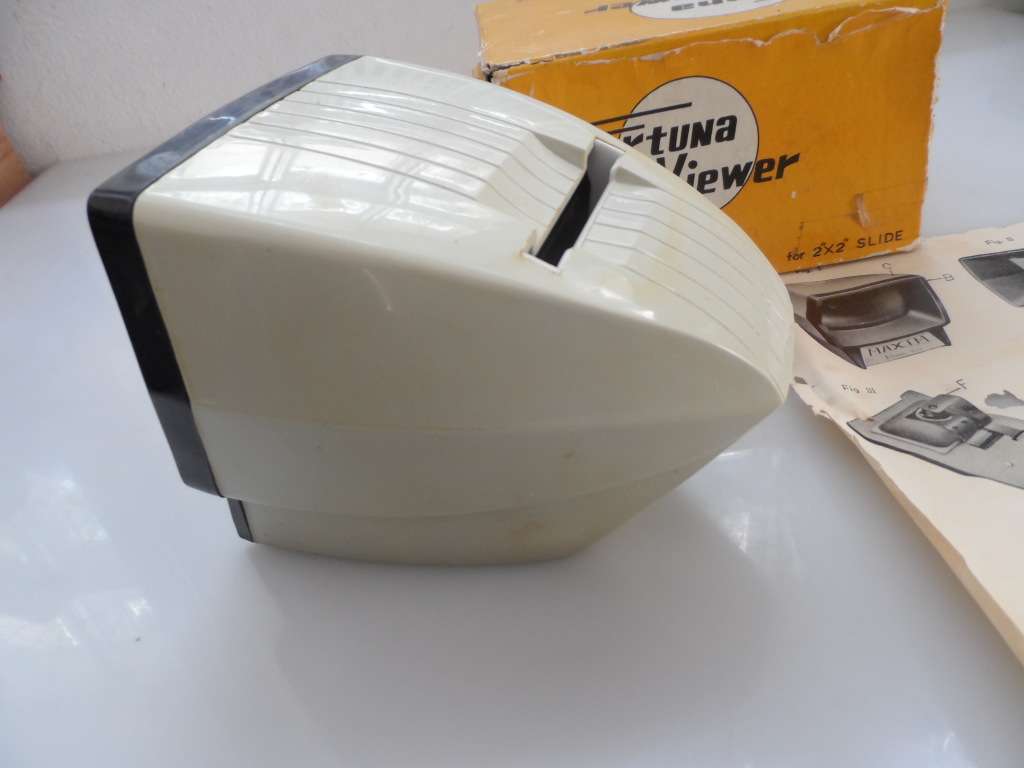 FORTUNA 2` X 2 `  1970 SLIDE VIEWER IN ORIGINAL BOX , WITH FACTORY INSTRUCTION LEAFLET ENCLOSED,