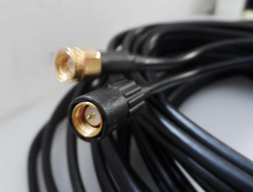 POYNTING A-XPOL-0006-10m DUAL POLARISED, HIGH GAIN , LTE ANTENNA  with 10 mtrs cable, & fittings NEW