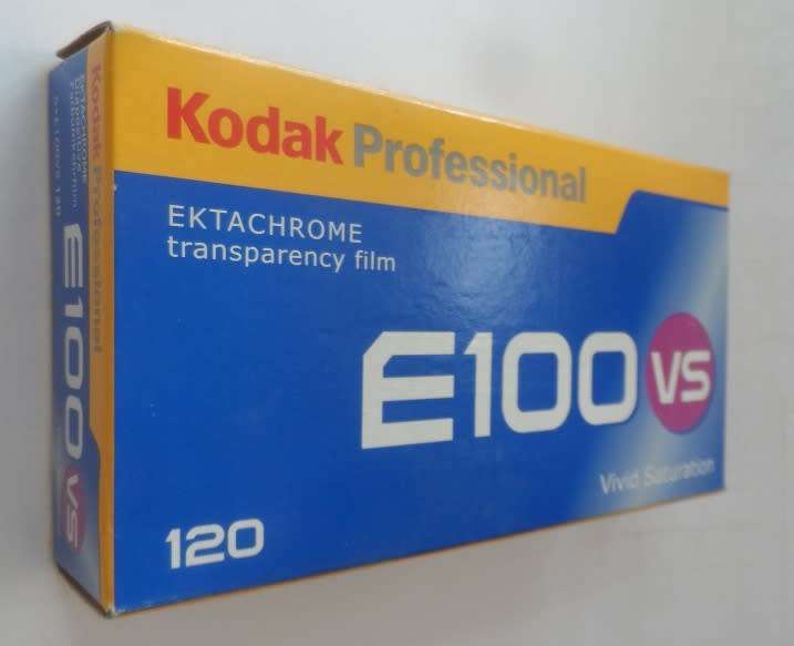 KODAK PROFESSIONAL EKTACHROME TRANPARENCY FILM E100 VS 120 , EXPIRED 02/2007, ORIGINAL SEALED BOX