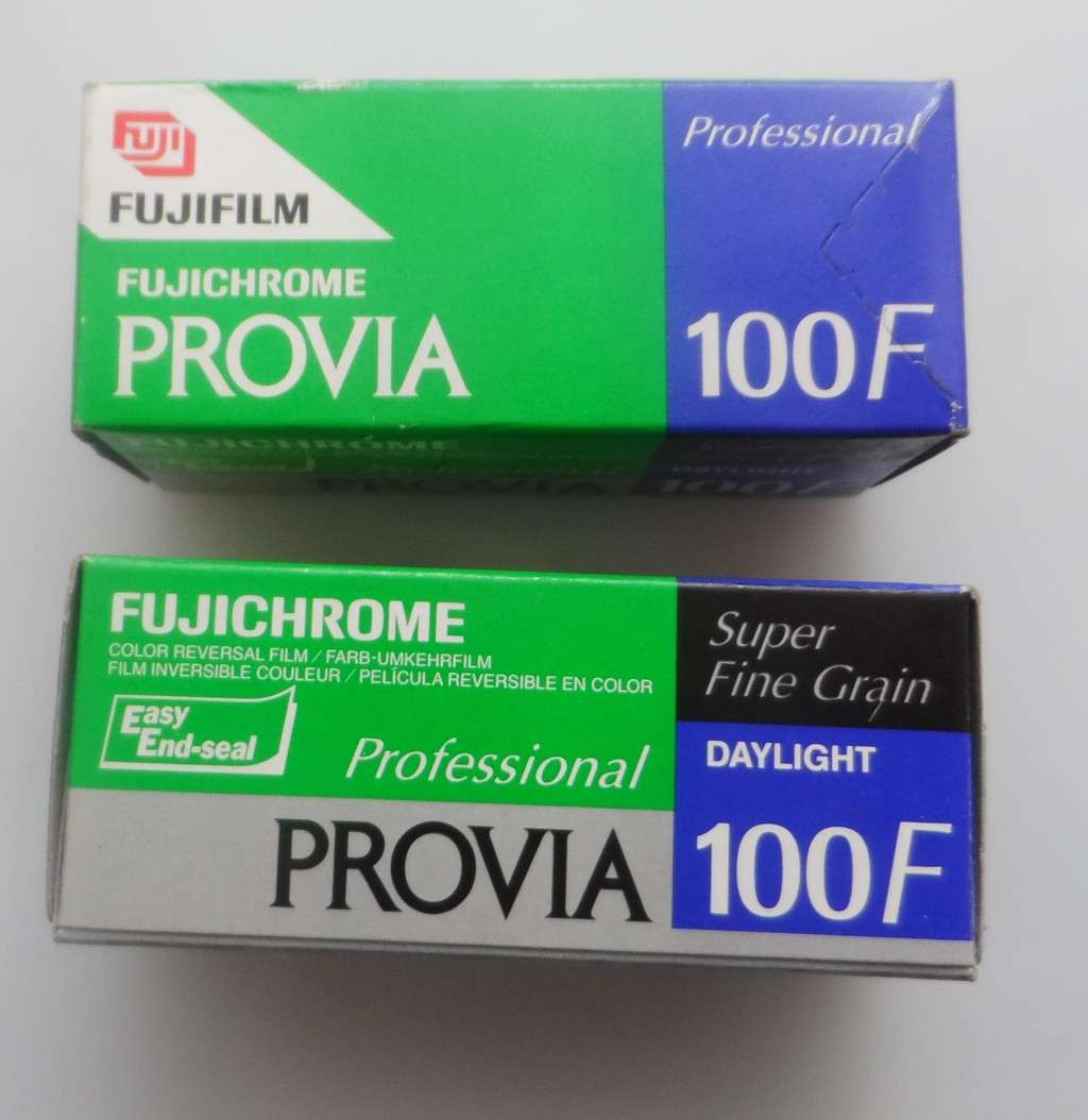 FUJICHROME PROFESSIONAL, PROVIA 100F, RDPIII 120, DAYLIGHT,BATCH 0365101 ,EXPIRED 2005-11 ,ROLLS X2