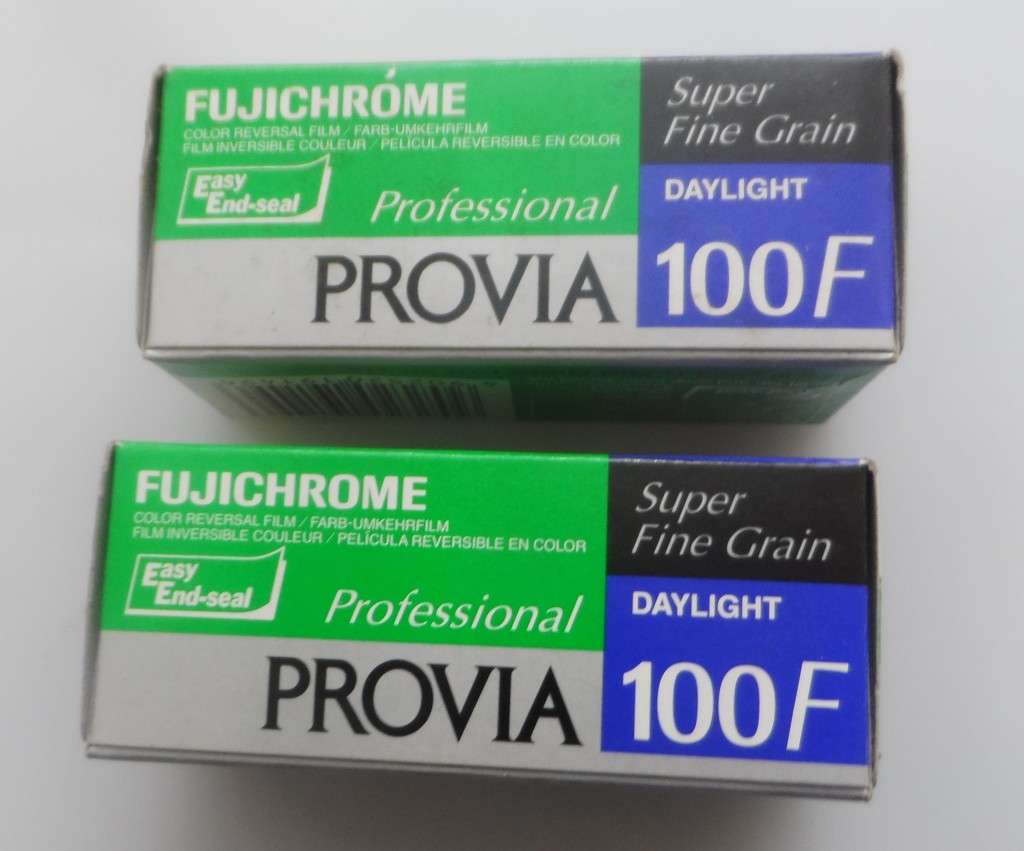 FUJICHROME PROFESSIONAL, PROVIA 100F, RDPIII 120, DAYLIGHT,BATCH 0365101 ,EXPIRED 2005-11 ,ROLLS X2