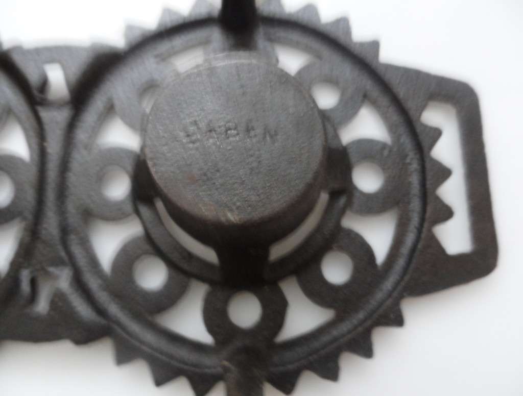 VINTAGE CAST IRON HIBACHI , TWIN POT, FONDUE POT, WARMER / COOKING STAND