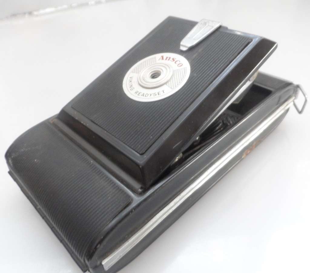 VINTAGE  1952 , ANSCO VIKING , READY SET CAMERA & LEATHER CAMERA CASE