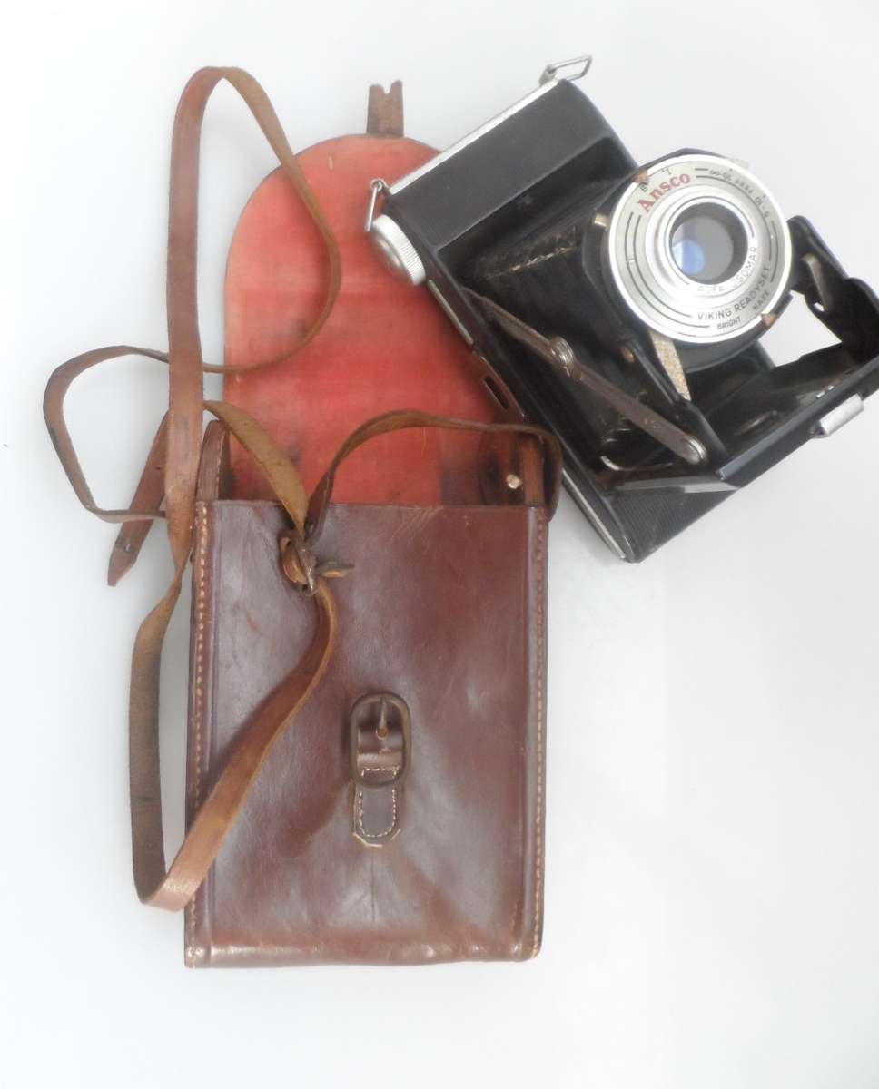 VINTAGE  1952 , ANSCO VIKING , READY SET CAMERA & LEATHER CAMERA CASE