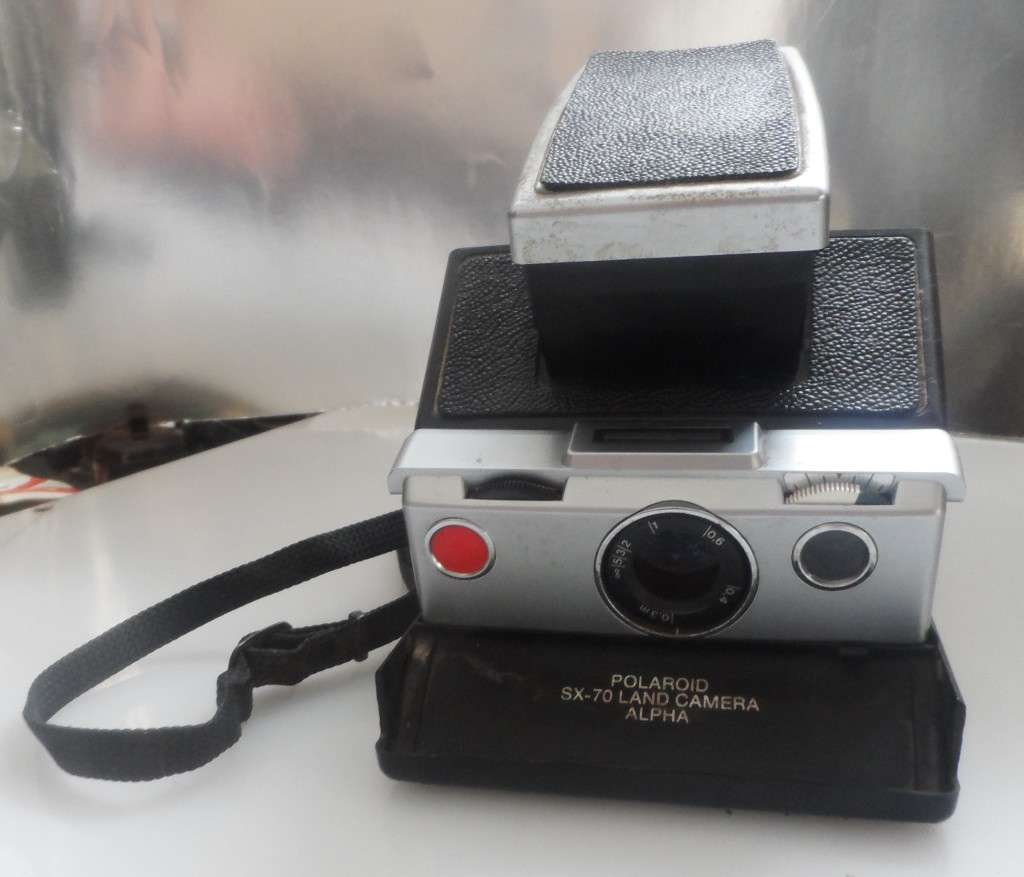 VINTAGE POLAROID SX70 - LAND  CAMERA ALPHA FOLDING INSTANT FILM CAMERA