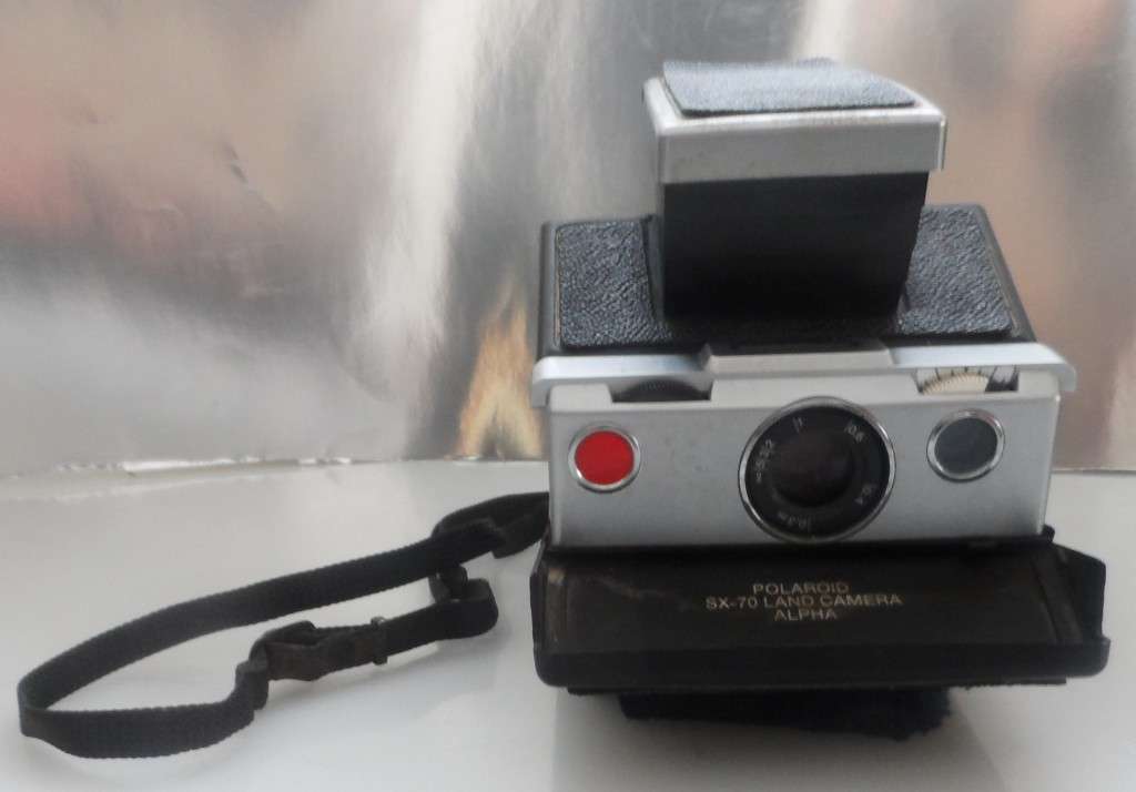 VINTAGE POLAROID SX70 - LAND  CAMERA ALPHA FOLDING INSTANT FILM CAMERA