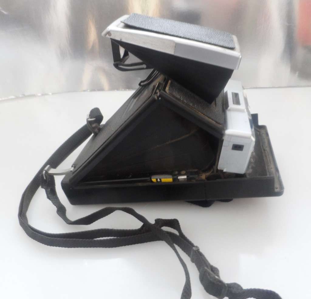 VINTAGE POLAROID SX70 - LAND  CAMERA ALPHA FOLDING INSTANT FILM CAMERA