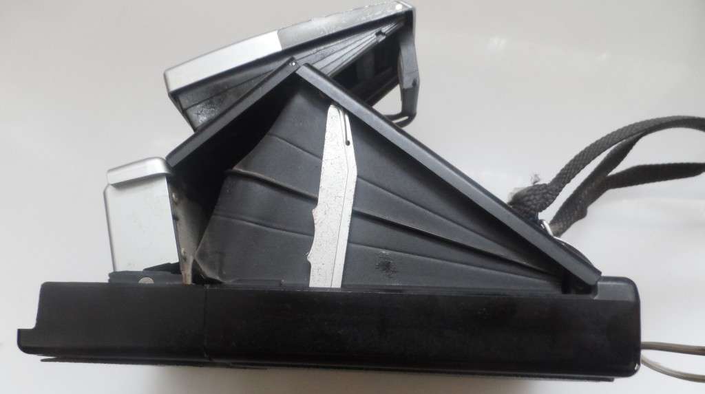 VINTAGE POLAROID SX70 - LAND  CAMERA ALPHA FOLDING INSTANT FILM CAMERA
