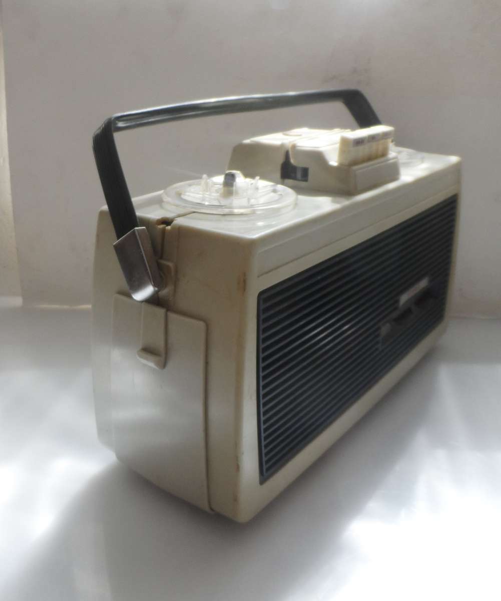 VINTAGE 1960 , ALL TRANSISTOR , SIERA REEL TO REEL TAPE RECORDER Made in Holland