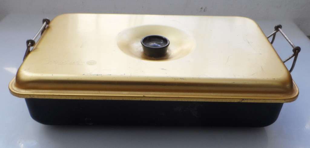 ABU SMOKER  MADE IN SWEDEN  by OPTIMUS, UNUSED WITH MANUAL RECIPE BOOK , CANNED HEAT & SMOKE DUST