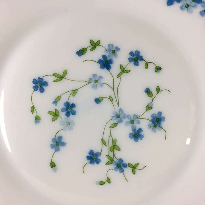 ARCOPAL FRANCE  vintage corn flower, milk glass , cake / side  plates X 7