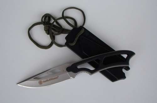 Smith and Wesson Neck Knife with Sheath