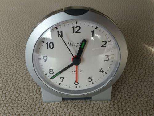Table Alarm clock -NEW