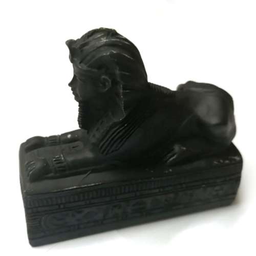 Egyptian figurine 7.8cm x 2.8cm x 7.0cm