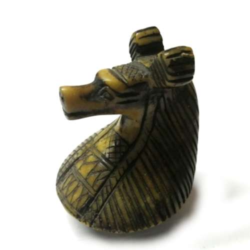 Egyptian figurine 5.8cm x 5.3cm x 6.7cm