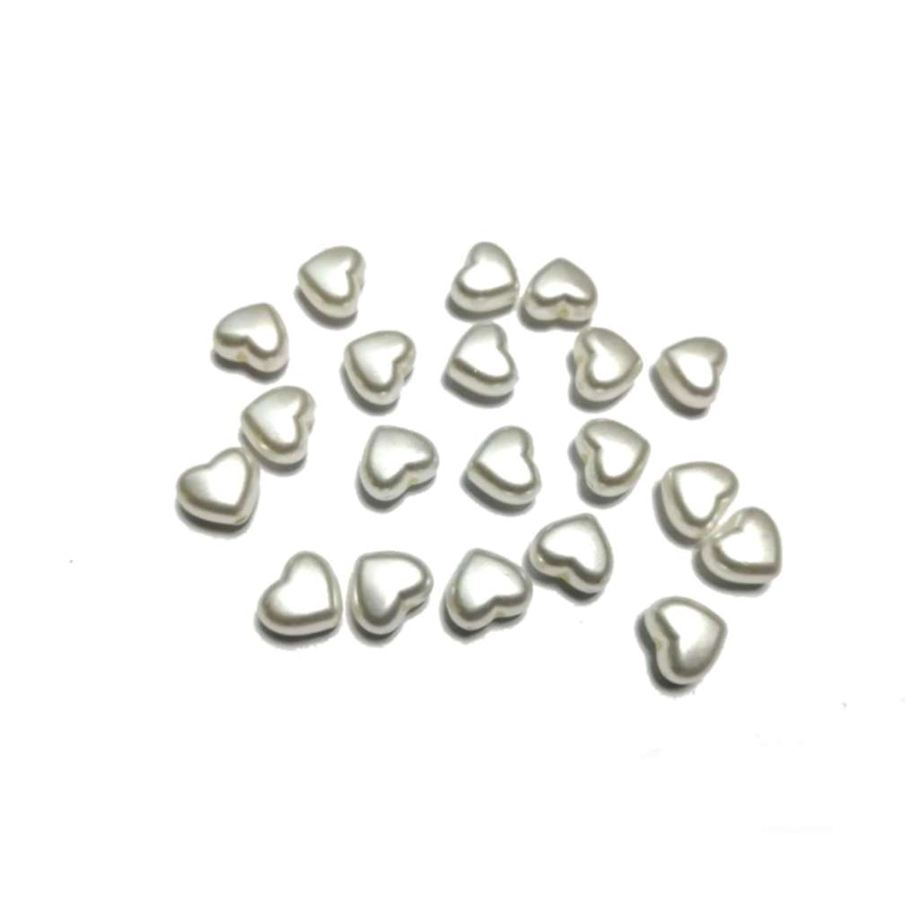 Beads / Acrylic Beads - 8mm -  100pcs -pearl white hearts - for jewellery crafting