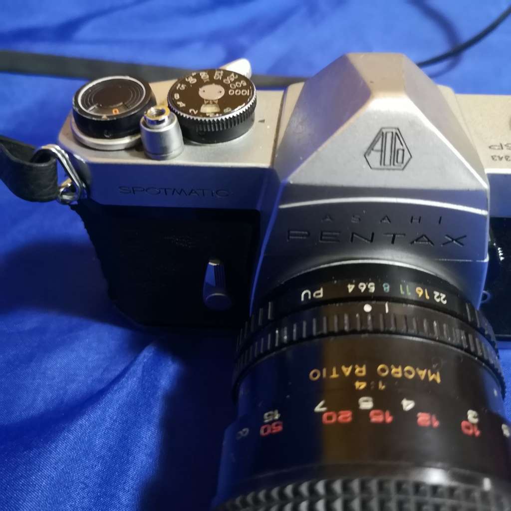 Pentax Asahi Spotmatic with zoom lens. Legendary Camera.