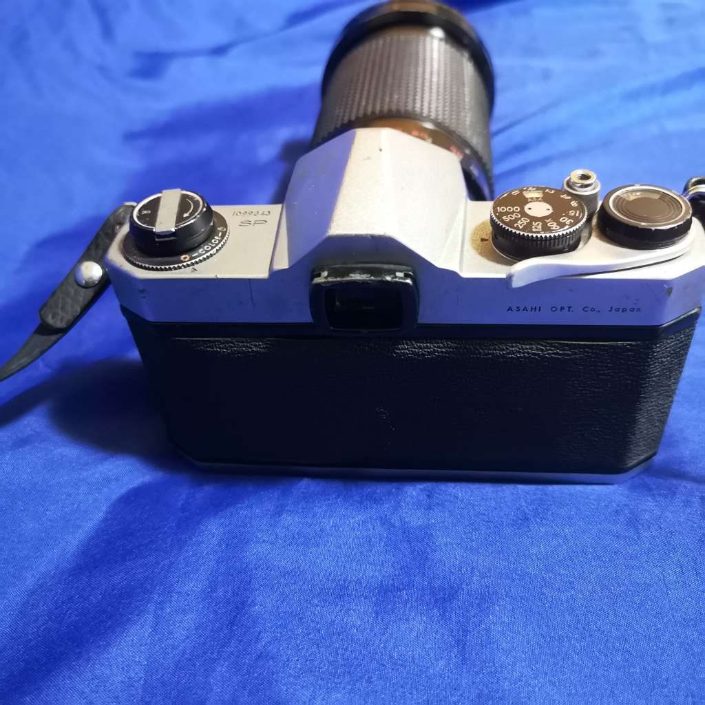 Pentax Asahi Spotmatic with zoom lens. Legendary Camera.